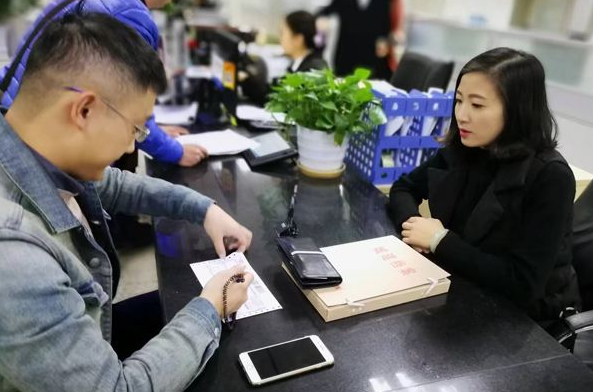 请问店面的门头一定要城管审批吗