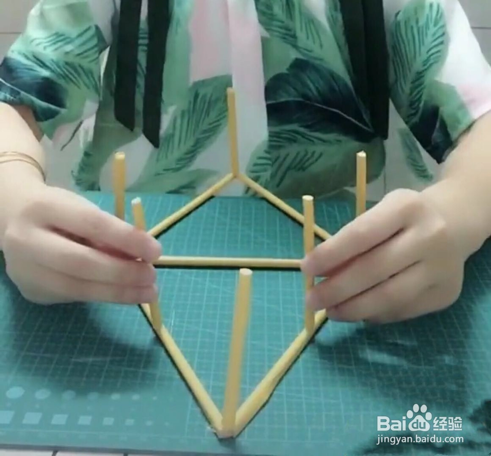 一次性筷子怎么变装饰品，做法一