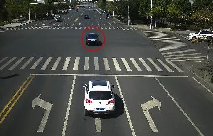 误闯红灯，车没开过对面，算不算闯红灯