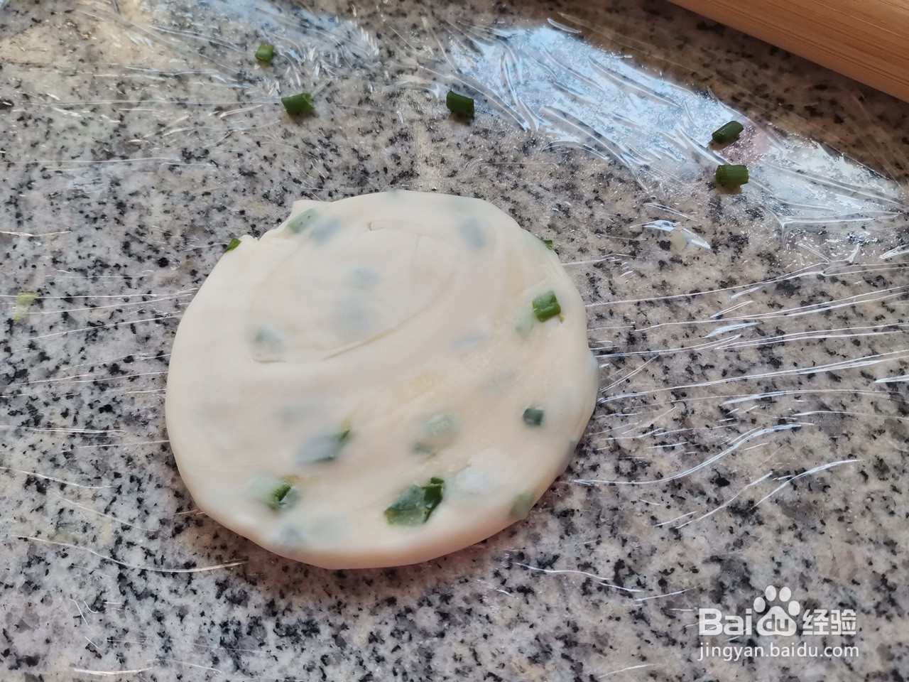 千层葱油饼的做法