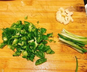 怎么自己做一份干锅土豆片？