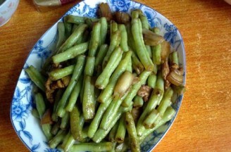 怎样做五花肉烧白豆角