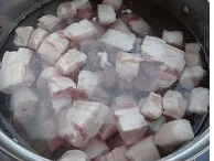 杏鲍菇红烧肉——夏季解馋无负担