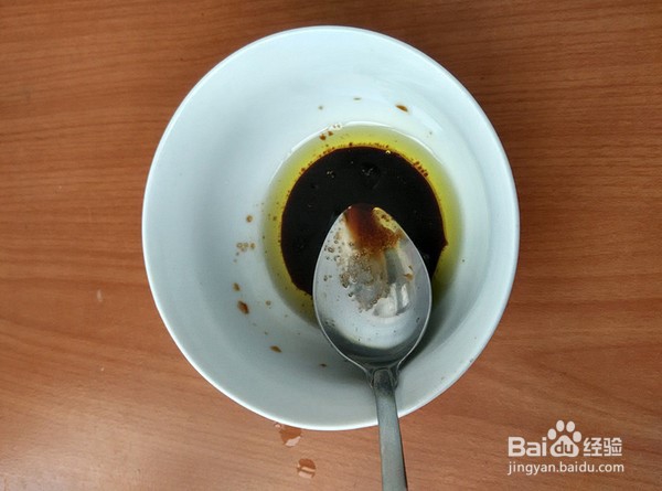 教你制作美味的凉拌皮蛋黄瓜