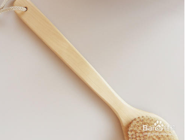 为什么背上长痘痘?该怎么办?