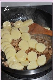 五分钟成就豆腐美味－－沙茶玉子豆腐