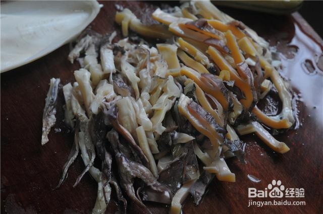家庭自制芹菜烧墨鱼