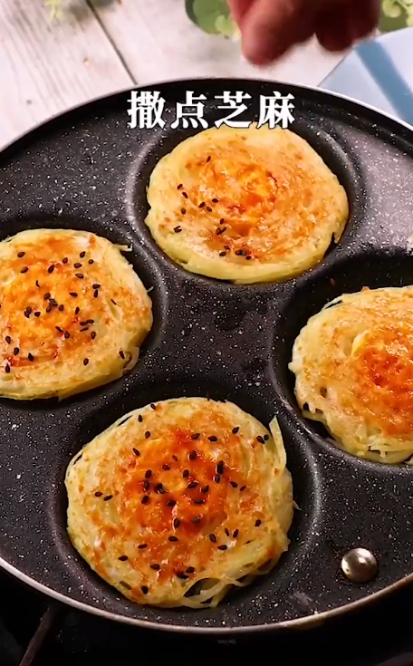 鸟巢煎蛋饼怎么做