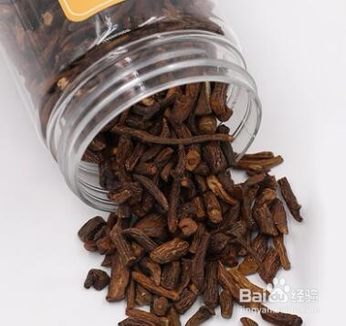 肝脏受伤的3种表现，养肝不妨喝杯野生木山药茶