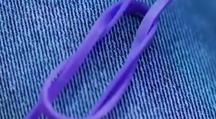 如何在车里妙用皮筋放置手机?