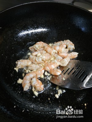 养生食补西兰花炒虾仁的做法