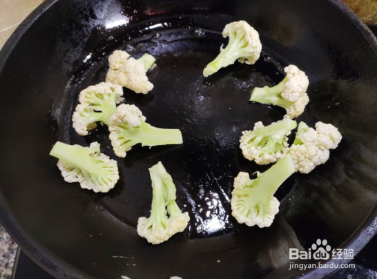 有机花菜鸡蛋汤