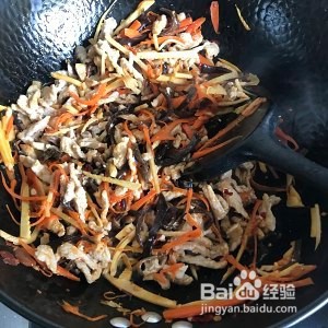 酸甜可口的鱼香肉丝烹饪方法