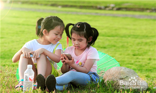 孩子爱玩手机怎么办呢？