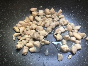 零难度西红柿杂菜鸡腿肉丁