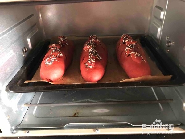 红豆肉松红糟软欧包的步骤