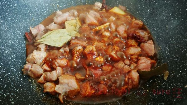 蔬果酱香牛肉面