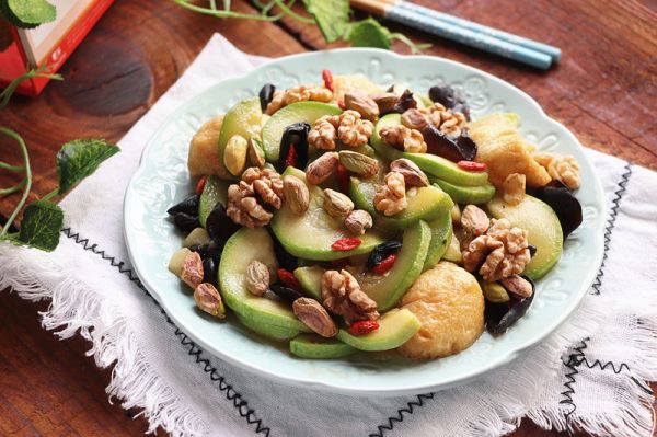 豆泡木耳炒西葫芦