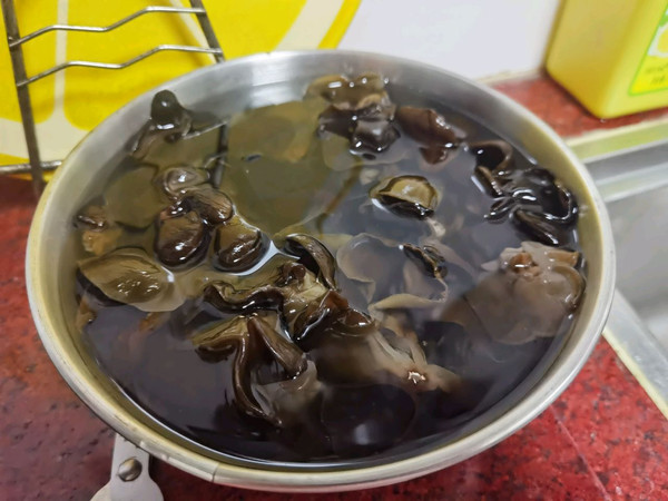 黄瓜凉拌黑木耳