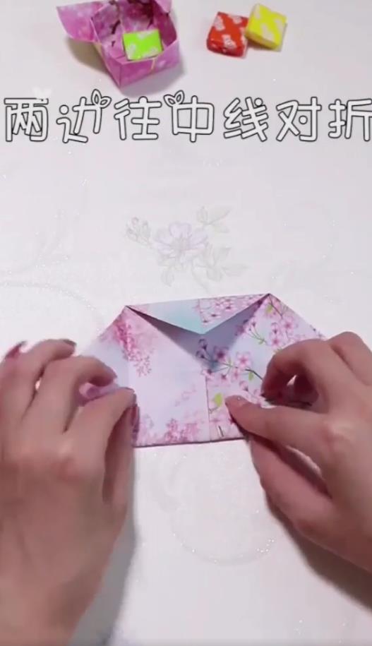 怎么用纸折耳朵盒子