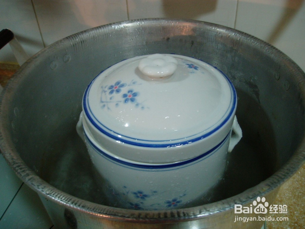 鲜炖燕窝：冰糖桂圆燕窝