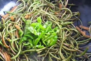 教你怎么做芦蒿炒香干