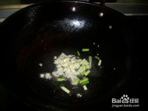 芹菜炒鸡肉的做法