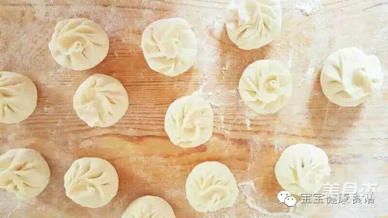 松软的大包子和肉龙