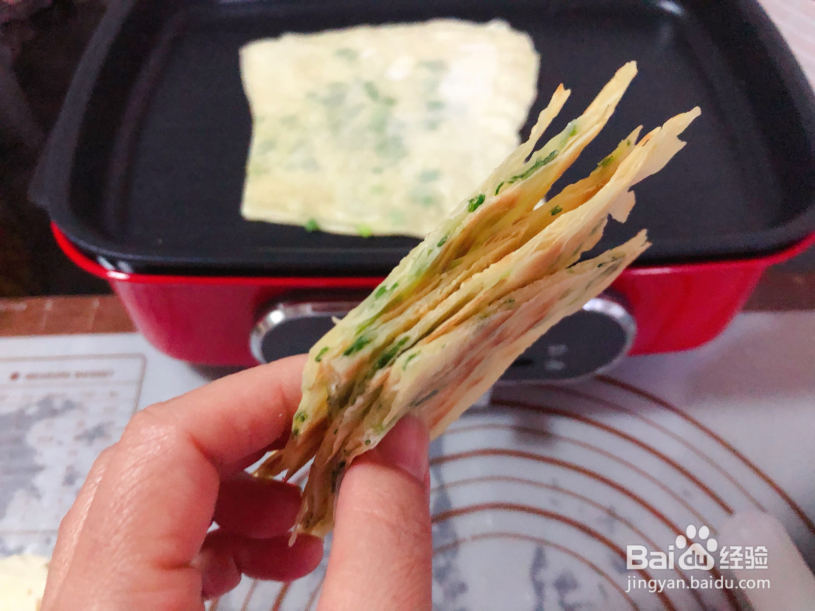 简单快手的馄饨版葱油饼的做法