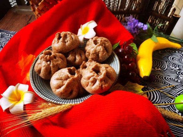 黑全麦白菜猪肉包