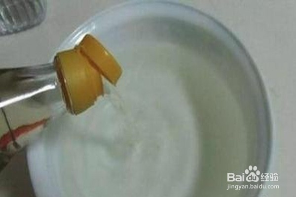 如何有效去除车内异味?