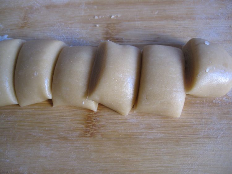 中秋节美食大盘点:好吃五仁月饼自己做,健康又营养