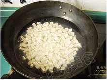 香椿芽拌豆腐的做法