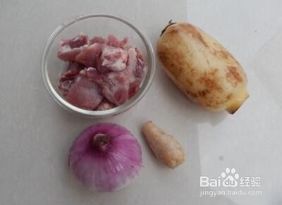 如何做出美味的莲藕炖排骨