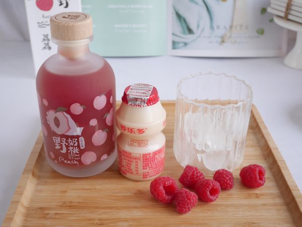 自制高颜值微醺饮品奶桃养乐多