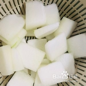 食补养生砂锅蒜蓉冬瓜大虾的做法