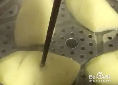 面包糠香酥薯饼