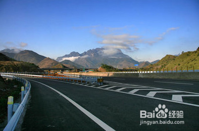 厉害了，倒车入库技巧了解一下！