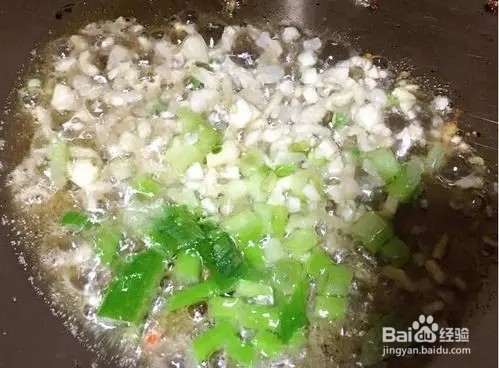 蒜香鸡翅尖