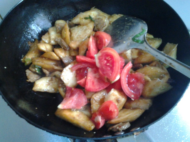 西红柿炒茄子的做法真的很简单，我教你吧！