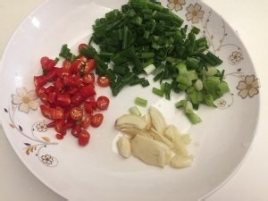 醋溜土豆丝的做法分享。