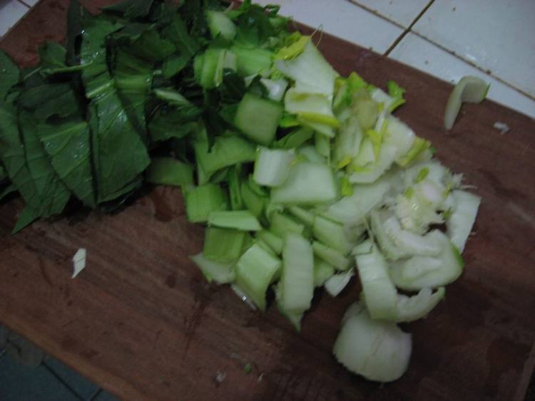 油腻腻的东西吃多了，来尝尝清淡的青菜冬笋汤！