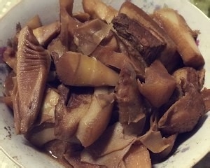 健康养生佳品竹笋烧肉的做法