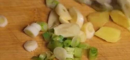 如何做家常油豆腐 ？