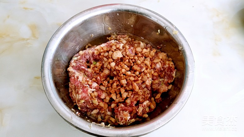 萝卜肉生煎的做法