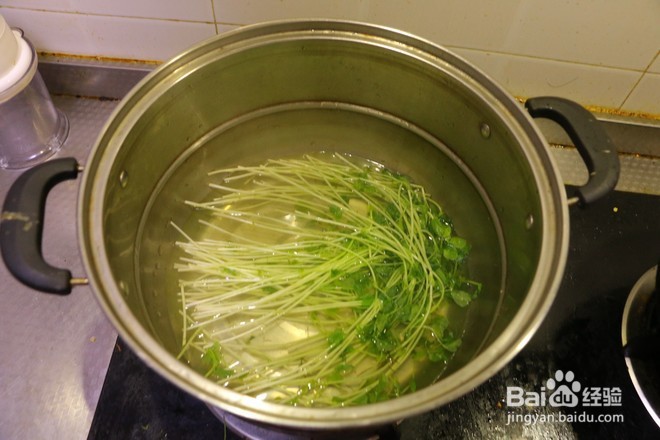 樱桃豌豆苗的做法