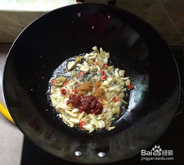 如何做出好吃的泡椒田鸡