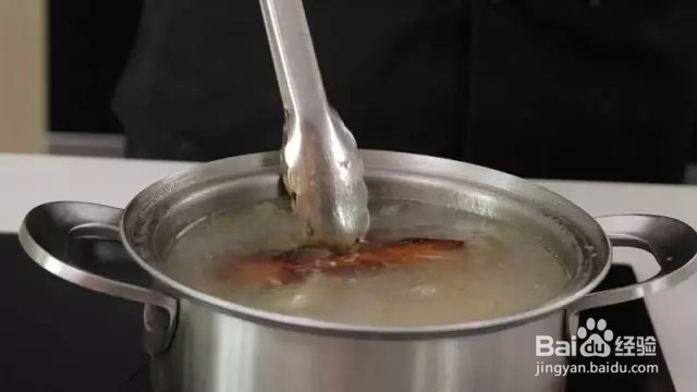 九段香团年肘子的做法