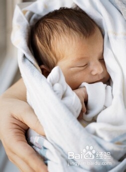 如何对新生儿的脐带进行护理