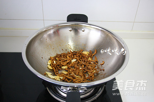 肉丝剪刀面的做法